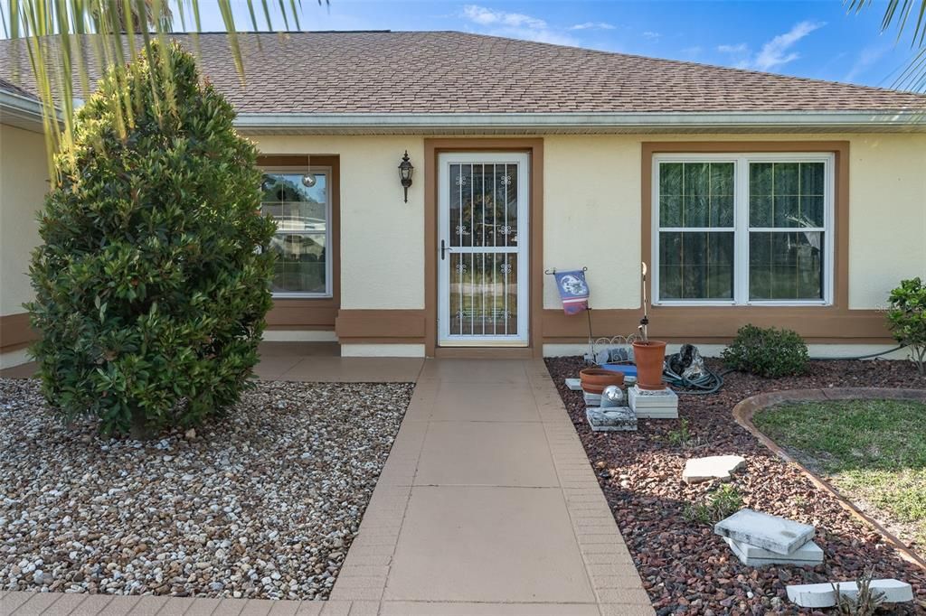 Active With Contract: $289,900 (3 beds, 2 baths, 1885 Square Feet)