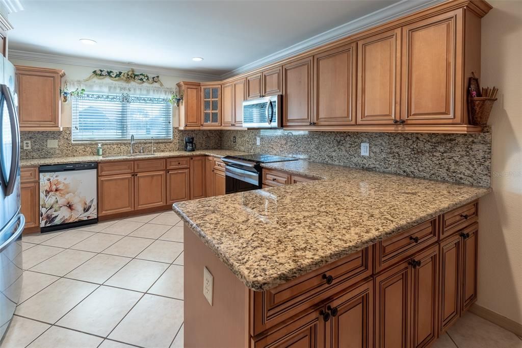 Active With Contract: $289,900 (3 beds, 2 baths, 1885 Square Feet)