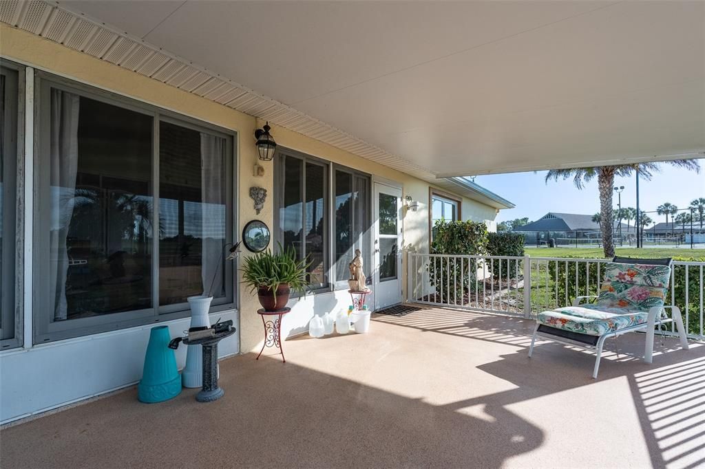 Active With Contract: $289,900 (3 beds, 2 baths, 1885 Square Feet)