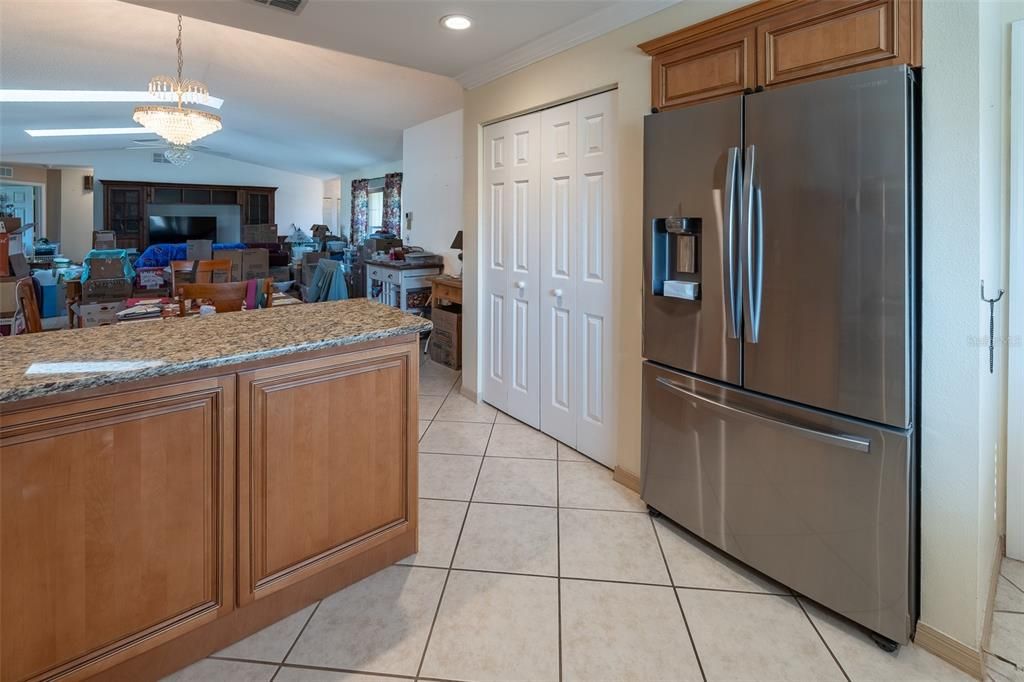 Active With Contract: $289,900 (3 beds, 2 baths, 1885 Square Feet)