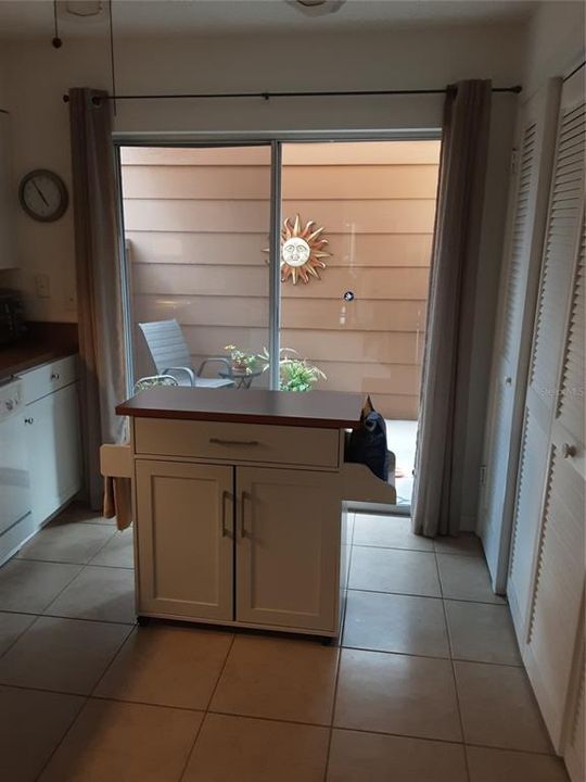 На продажу: $155,000 (2 спален, 2 ванн, 1144 Квадратных фут)