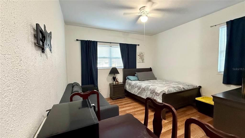 На продажу: $269,990 (3 спален, 3 ванн, 1408 Квадратных фут)