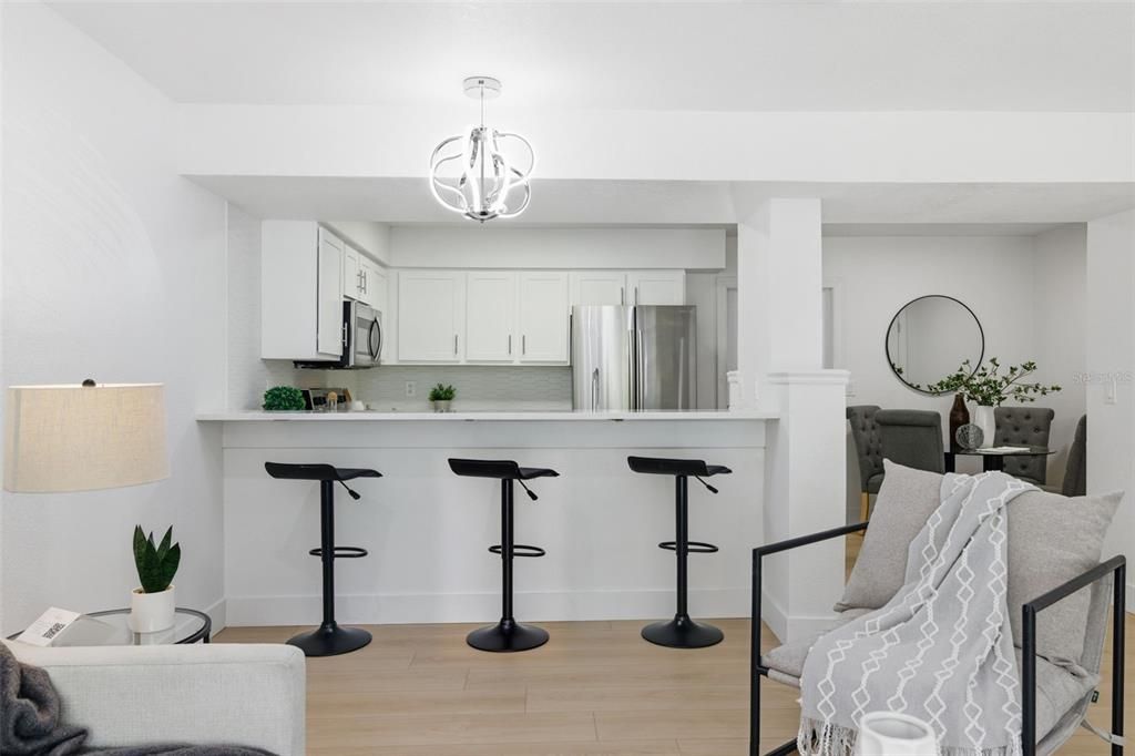 Active With Contract: $279,900 (2 beds, 2 baths, 1124 Square Feet)