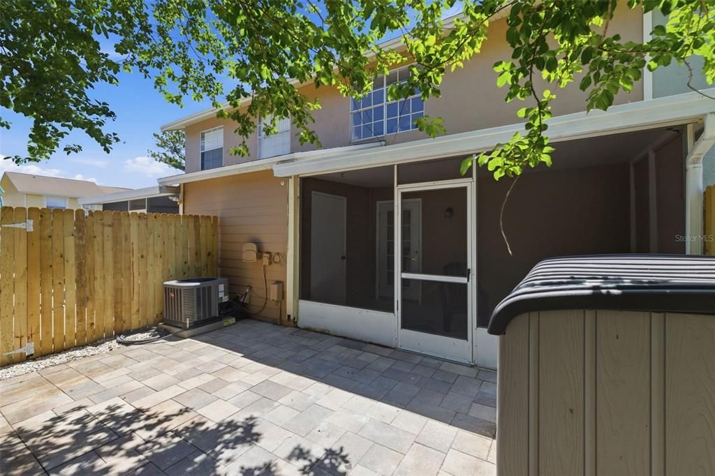 Active With Contract: $279,900 (2 beds, 2 baths, 1124 Square Feet)