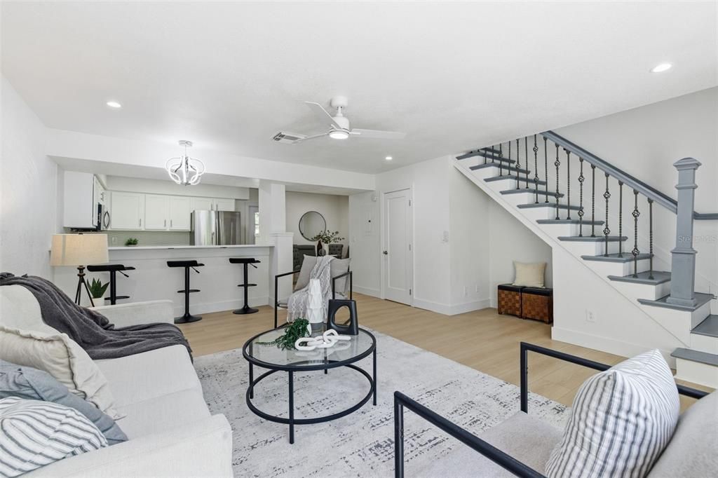 Active With Contract: $279,900 (2 beds, 2 baths, 1124 Square Feet)