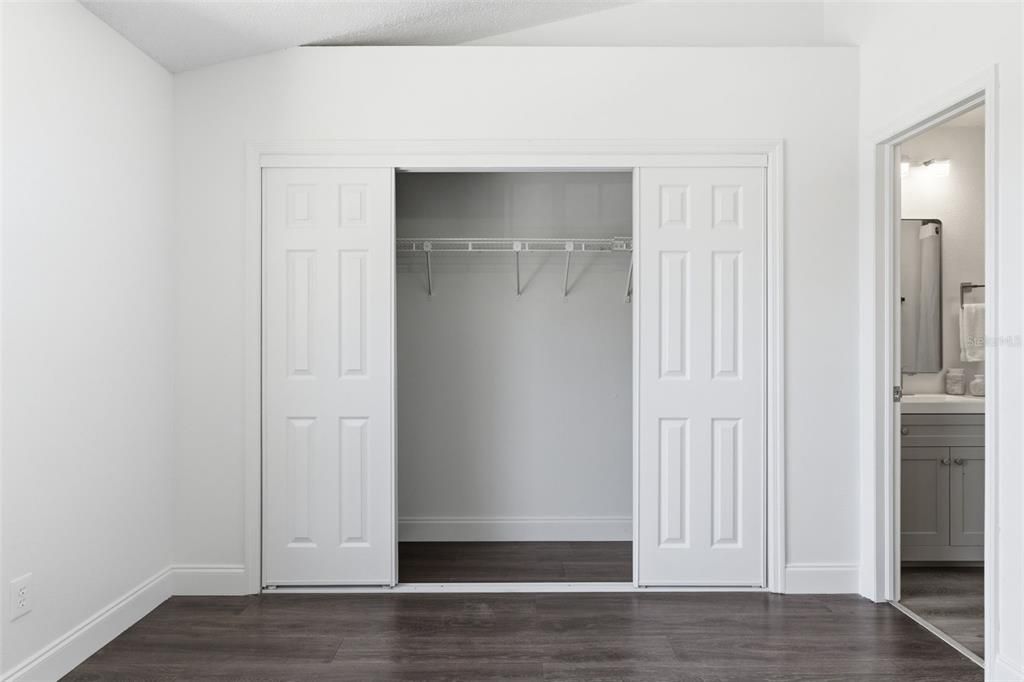Active With Contract: $279,900 (2 beds, 2 baths, 1124 Square Feet)