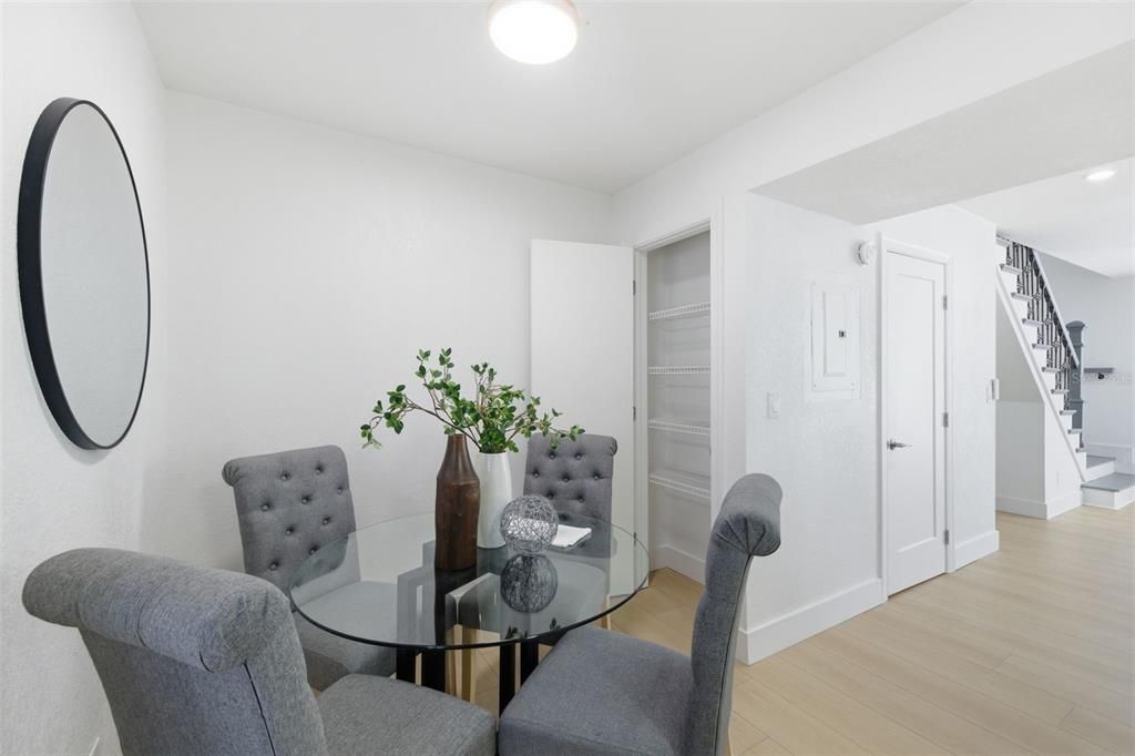 Active With Contract: $279,900 (2 beds, 2 baths, 1124 Square Feet)