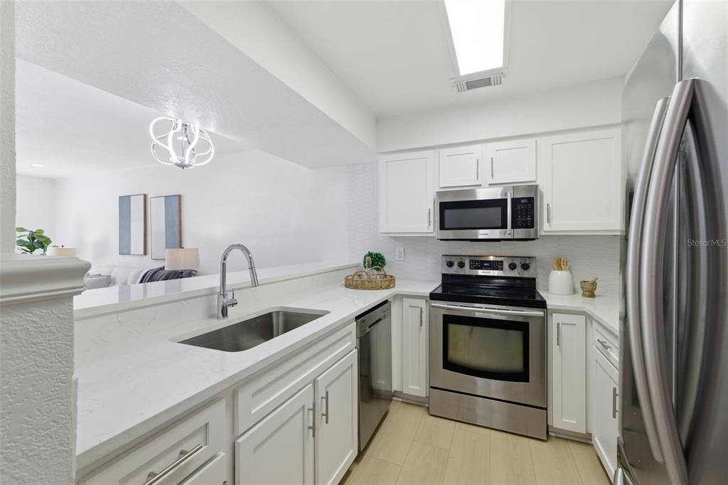 Active With Contract: $279,900 (2 beds, 2 baths, 1124 Square Feet)