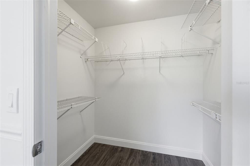 Active With Contract: $279,900 (2 beds, 2 baths, 1124 Square Feet)