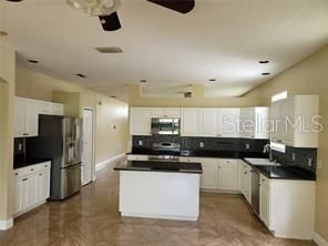 For Rent: $2,650 (4 beds, 2 baths, 1922 Square Feet)
