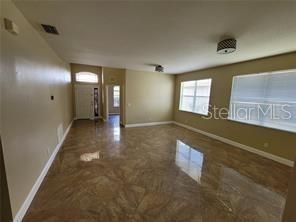 For Rent: $2,650 (4 beds, 2 baths, 1922 Square Feet)