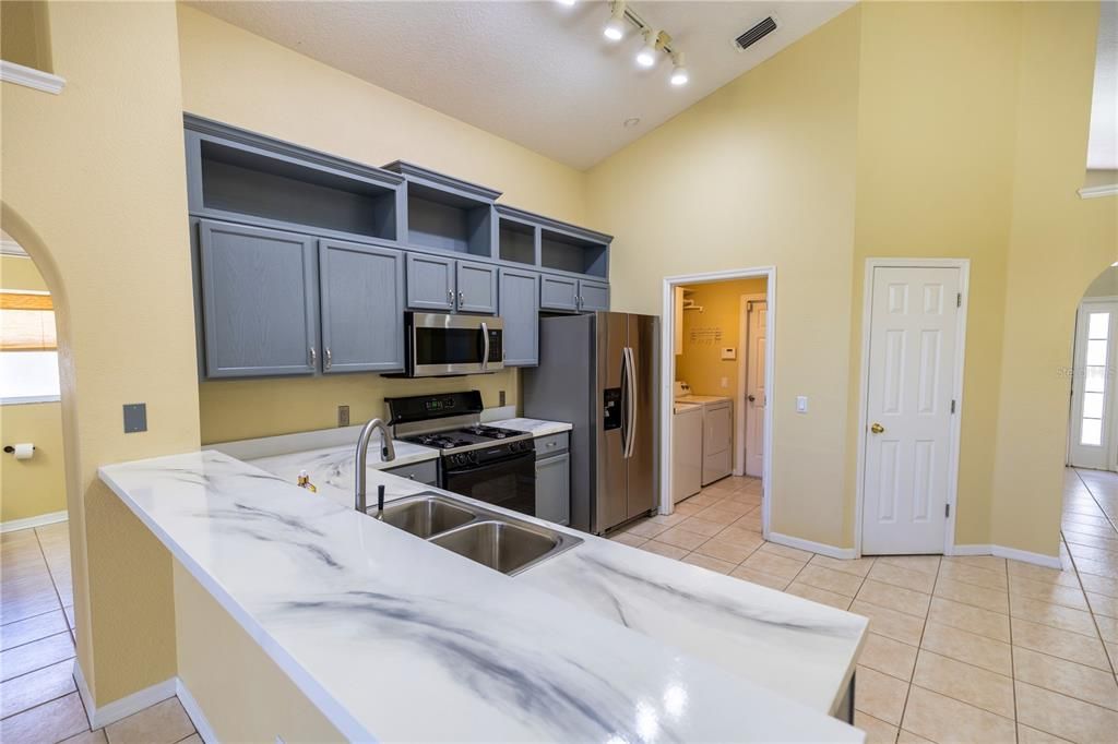 Active With Contract: $344,900 (3 beds, 2 baths, 1682 Square Feet)