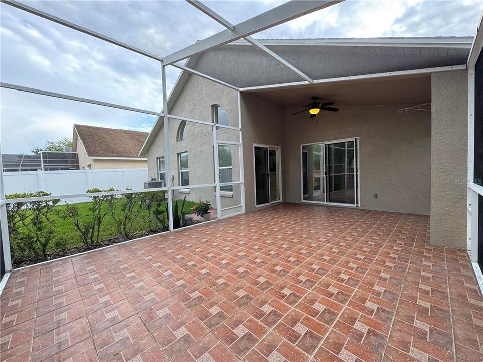 Active With Contract: $344,900 (3 beds, 2 baths, 1682 Square Feet)