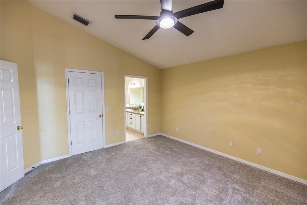 Active With Contract: $344,900 (3 beds, 2 baths, 1682 Square Feet)