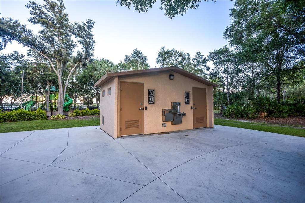 Active With Contract: $344,900 (3 beds, 2 baths, 1682 Square Feet)