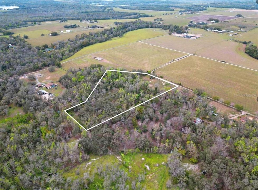 На продажу: $600,000 (10.02 acres)