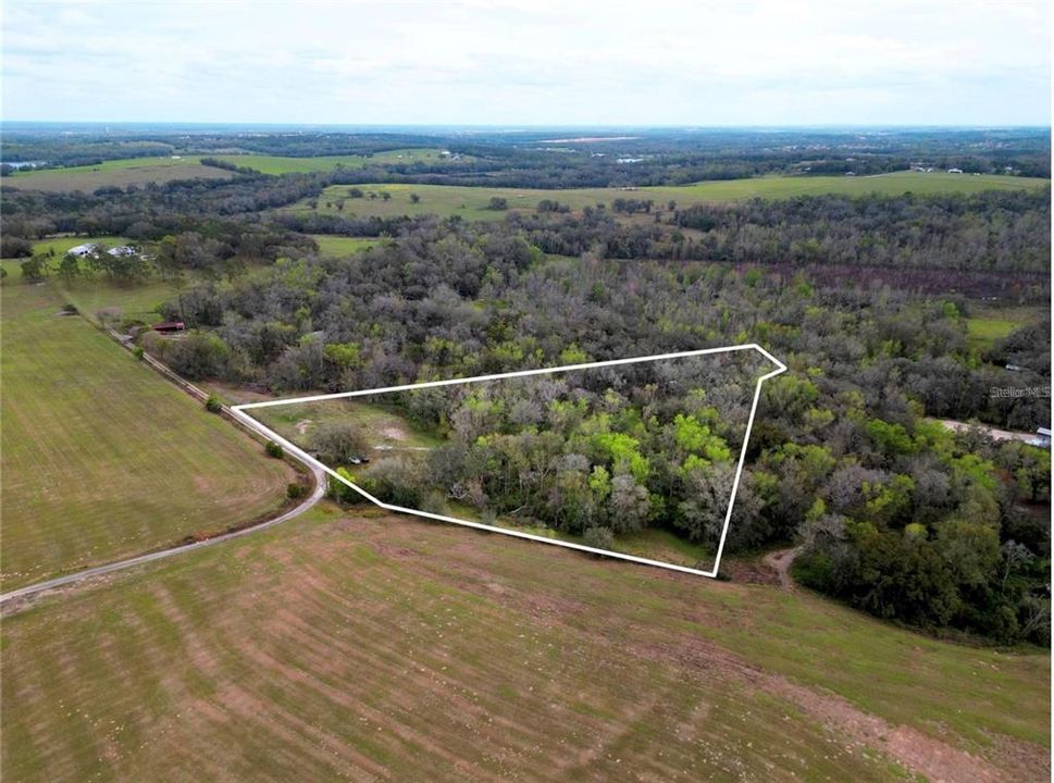 На продажу: $600,000 (10.02 acres)