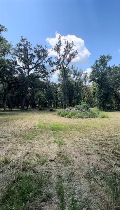 На продажу: $600,000 (10.02 acres)