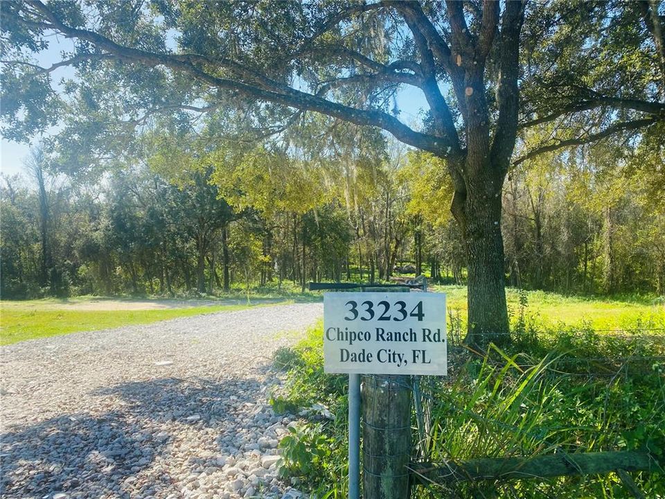 На продажу: $600,000 (10.02 acres)