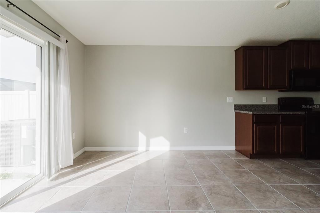 For Rent: $2,950 (4 beds, 2 baths, 1897 Square Feet)