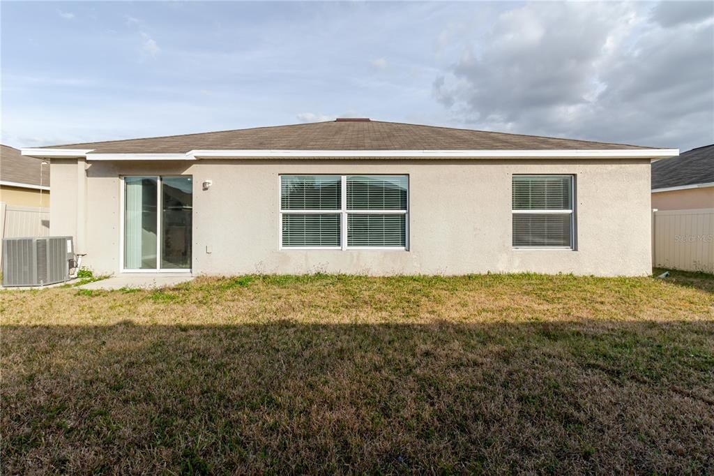 For Rent: $2,950 (4 beds, 2 baths, 1897 Square Feet)