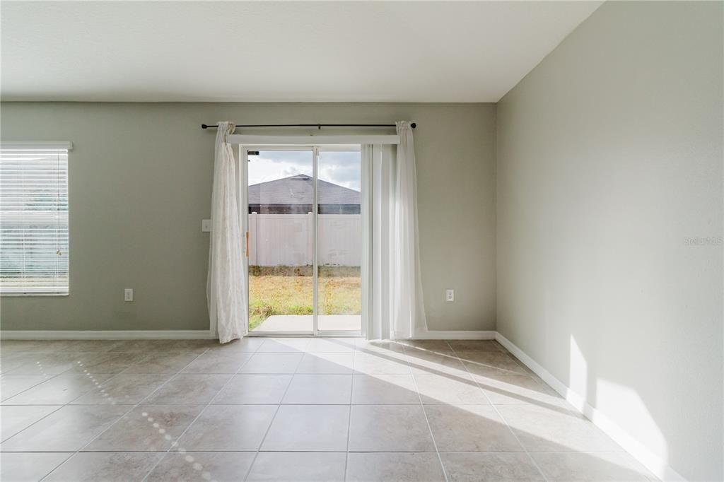 For Rent: $2,950 (4 beds, 2 baths, 1897 Square Feet)