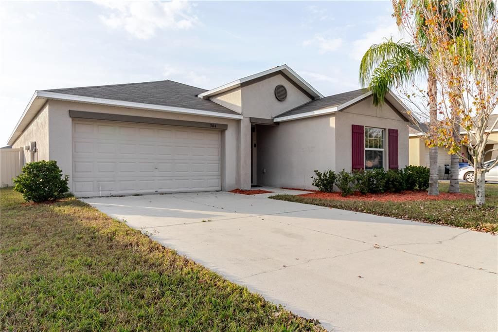 For Rent: $2,950 (4 beds, 2 baths, 1897 Square Feet)