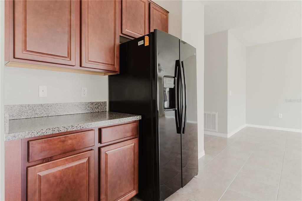 For Rent: $2,950 (4 beds, 2 baths, 1897 Square Feet)