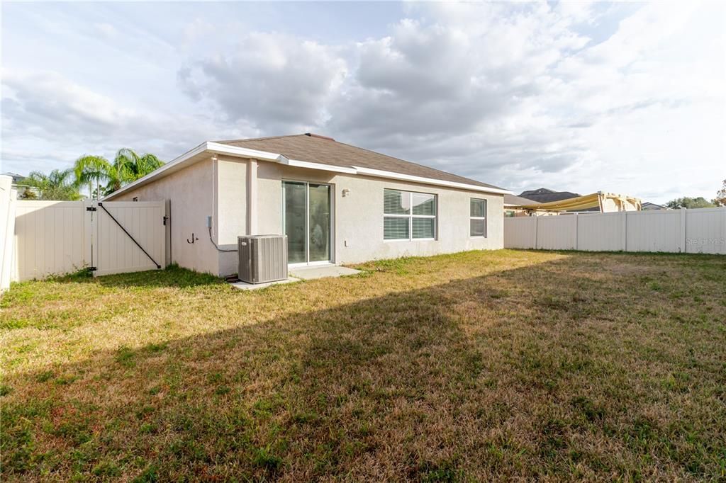 For Rent: $2,950 (4 beds, 2 baths, 1897 Square Feet)