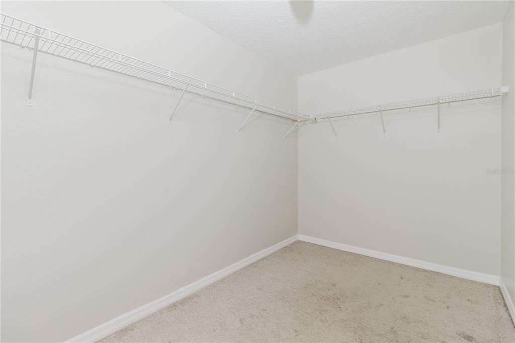For Rent: $2,950 (4 beds, 2 baths, 1897 Square Feet)
