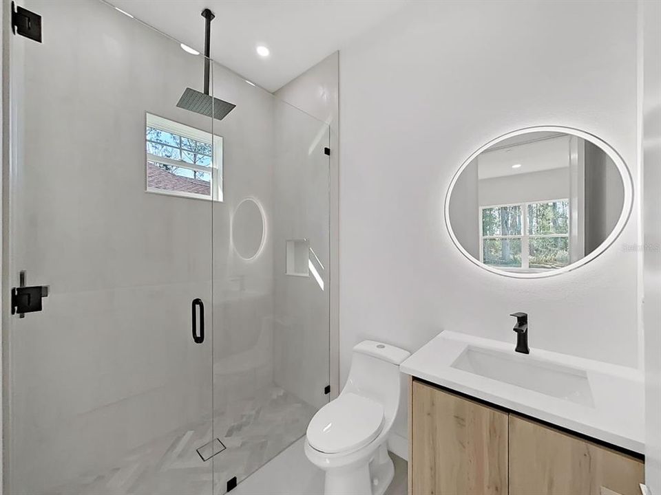En Venta: $705,000 (3 camas, 3 baños, 2607 Pies cuadrados)