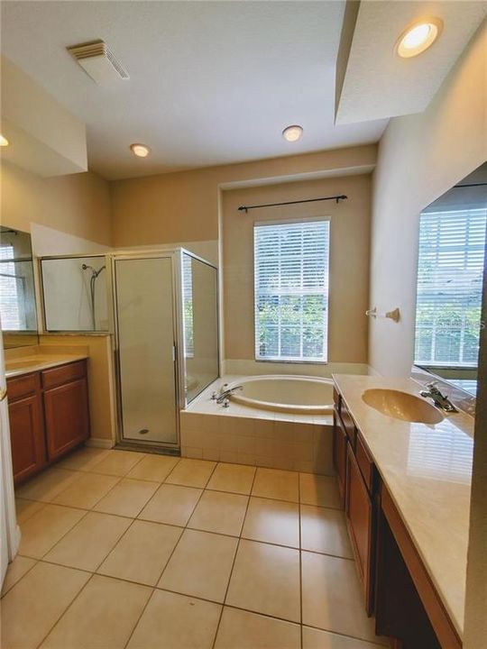 For Rent: $3,500 (4 beds, 3 baths, 2083 Square Feet)