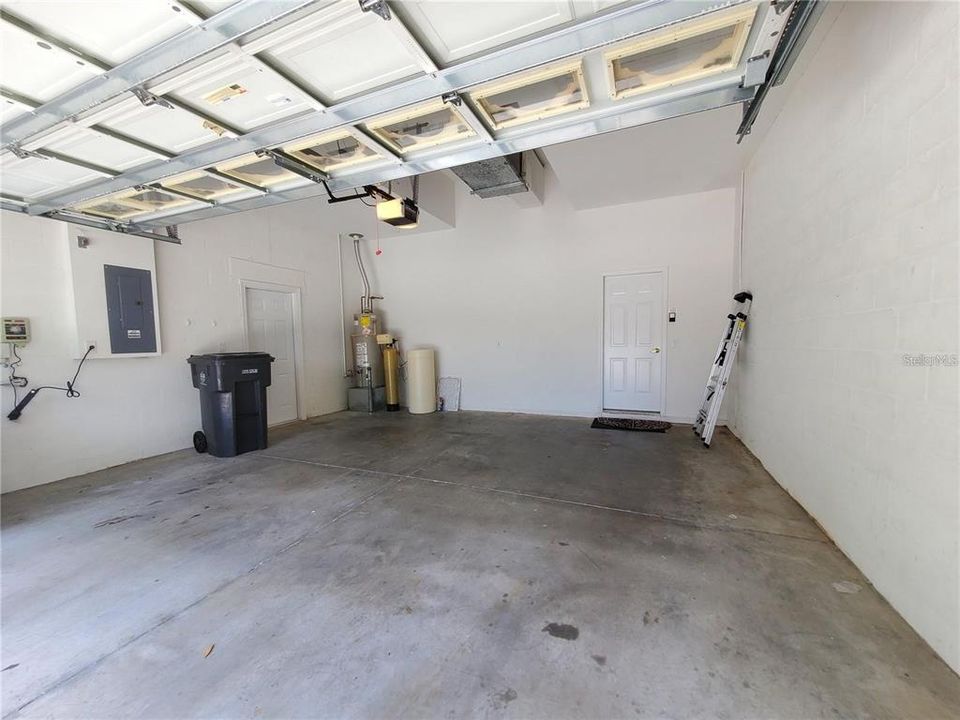 For Rent: $3,500 (4 beds, 3 baths, 2083 Square Feet)