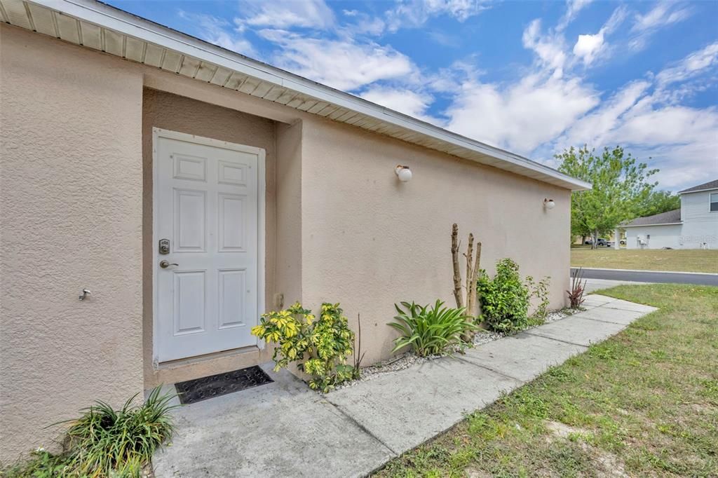 En Venta: $215,000 (3 camas, 2 baños, 1303 Pies cuadrados)