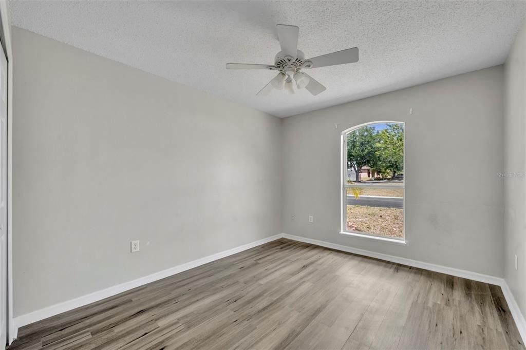 En Venta: $215,000 (3 camas, 2 baños, 1303 Pies cuadrados)