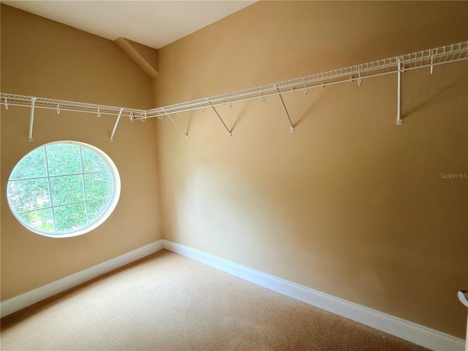 For Rent: $3,800 (5 beds, 3 baths, 2922 Square Feet)