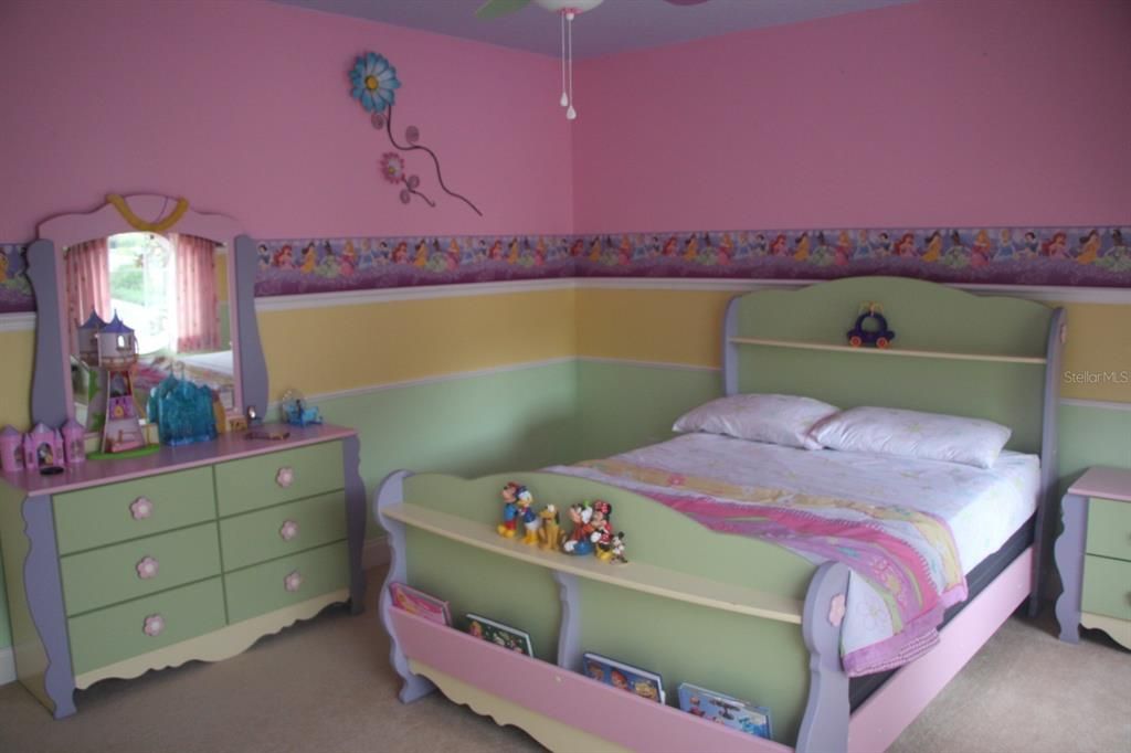 В аренду: $4,000 (5 спален, 3 ванн, 2922 Квадратных фут)