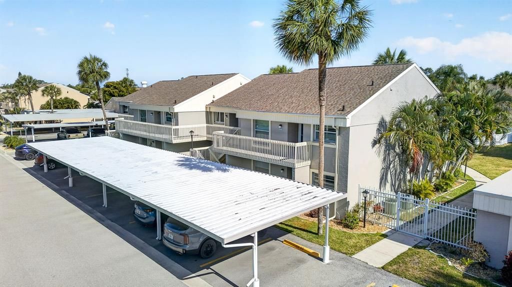For Sale: $163,000 (2 beds, 2 baths, 947 Square Feet)