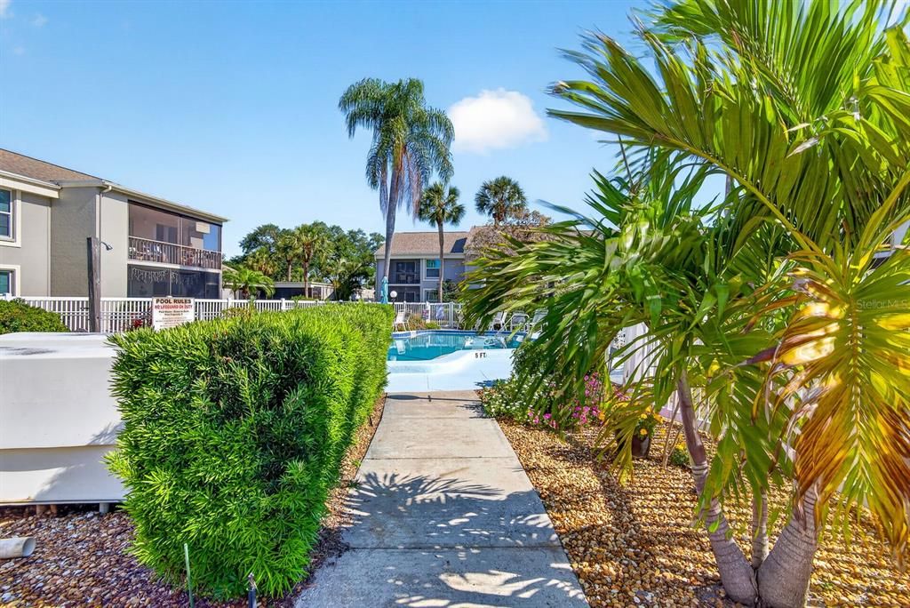 For Sale: $163,000 (2 beds, 2 baths, 947 Square Feet)