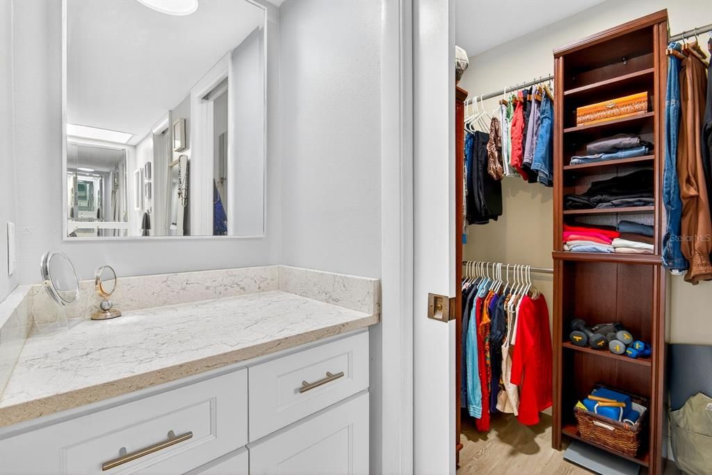 For Sale: $163,000 (2 beds, 2 baths, 947 Square Feet)