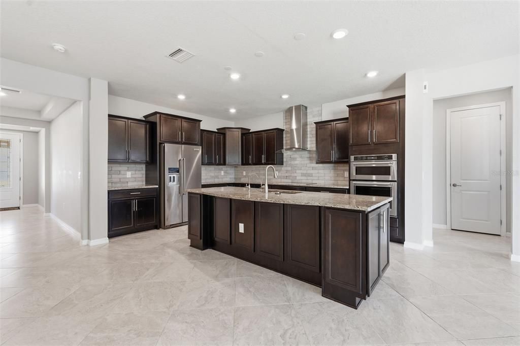 На продажу: $945,000 (4 спален, 3 ванн, 3292 Квадратных фут)