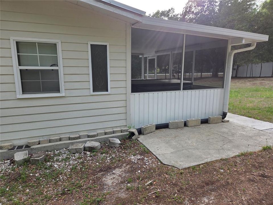 For Sale: $265,000 (3 beds, 2 baths, 1512 Square Feet)