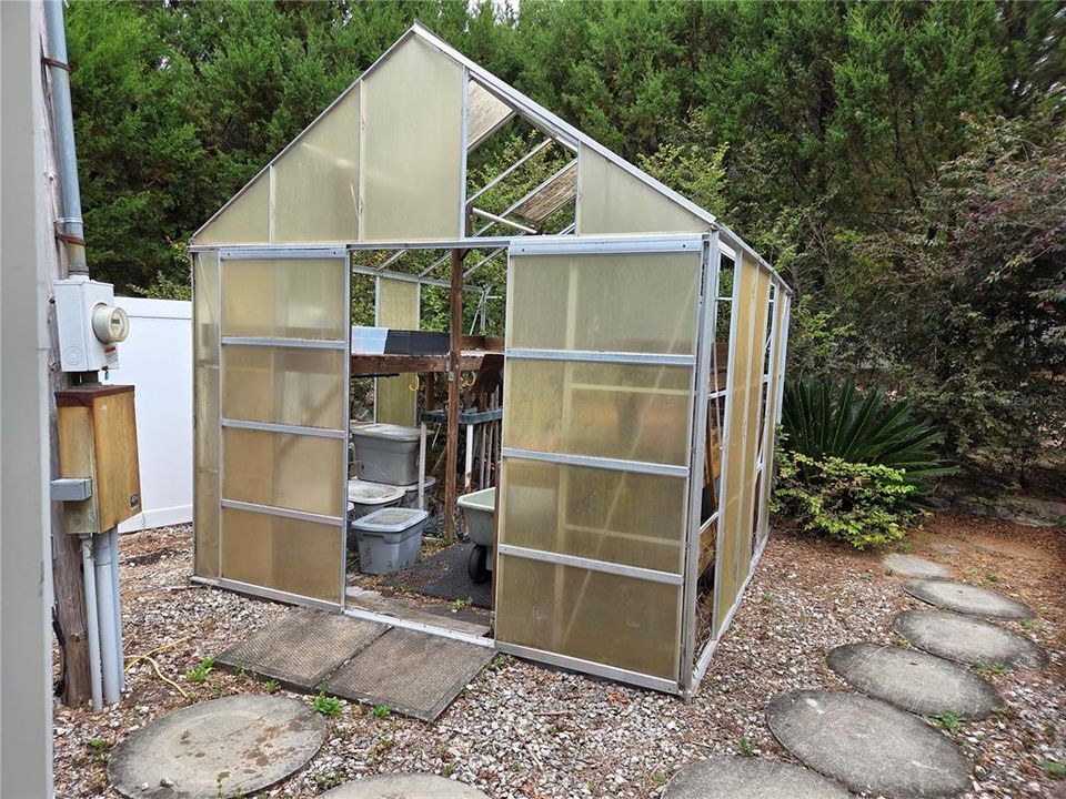 For Sale: $265,000 (3 beds, 2 baths, 1512 Square Feet)