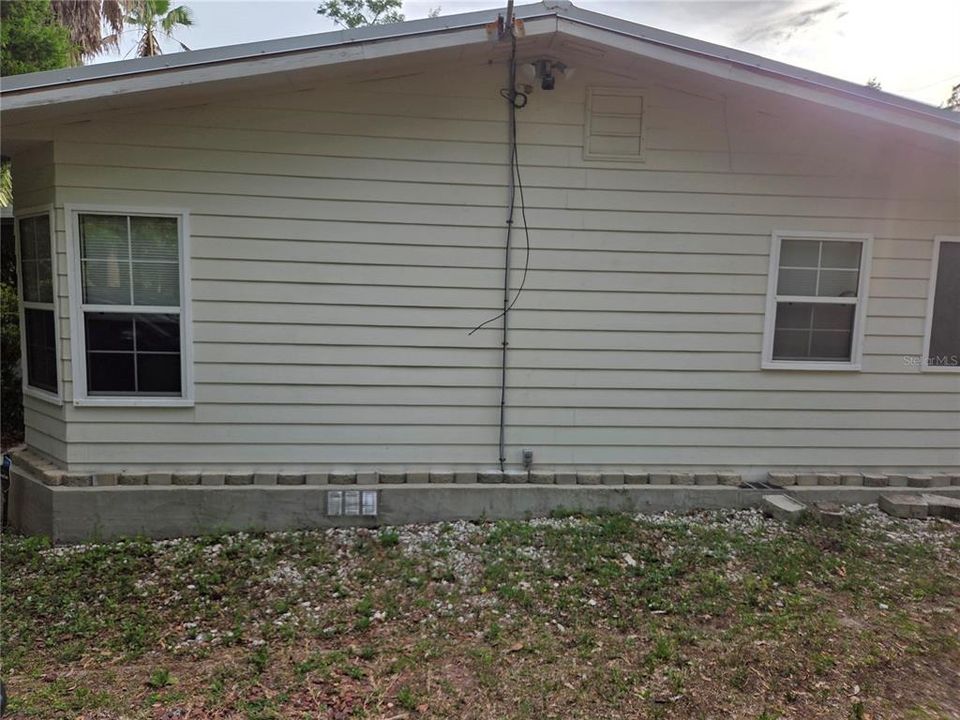 For Sale: $265,000 (3 beds, 2 baths, 1512 Square Feet)