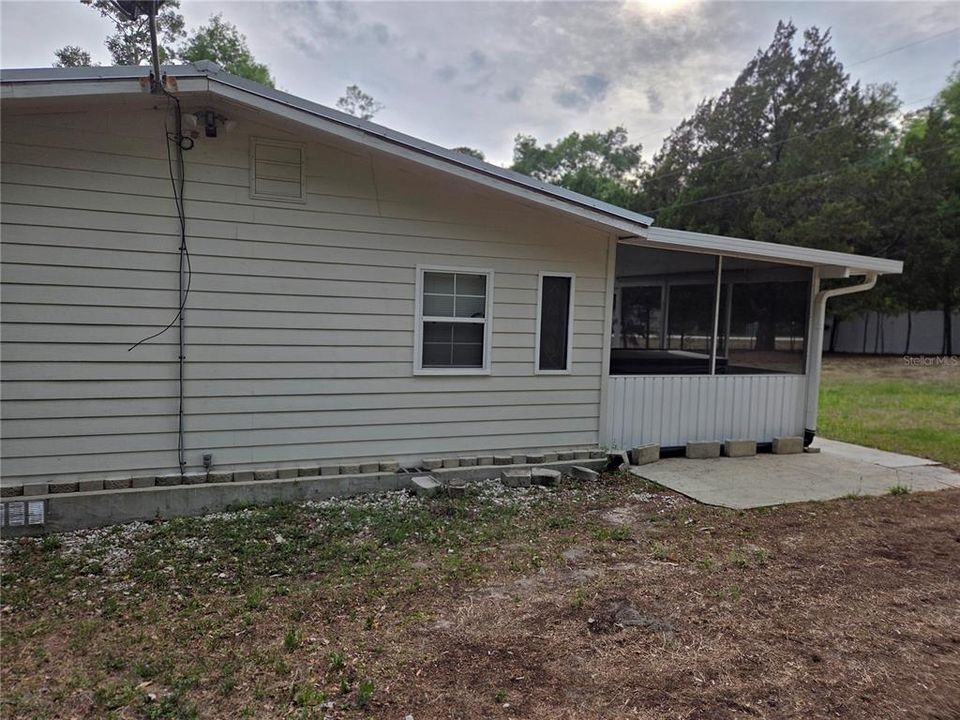 For Sale: $265,000 (3 beds, 2 baths, 1512 Square Feet)