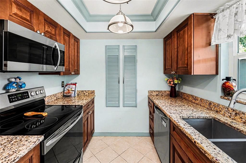 Activo con contrato: $365,000 (3 camas, 2 baños, 1203 Pies cuadrados)