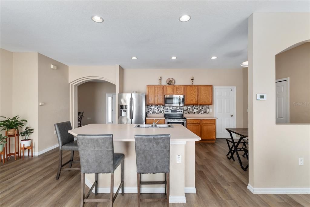 Active With Contract: $249,900 (3 beds, 2 baths, 2060 Square Feet)