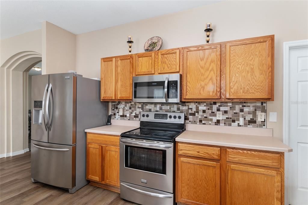 Active With Contract: $249,900 (3 beds, 2 baths, 2060 Square Feet)