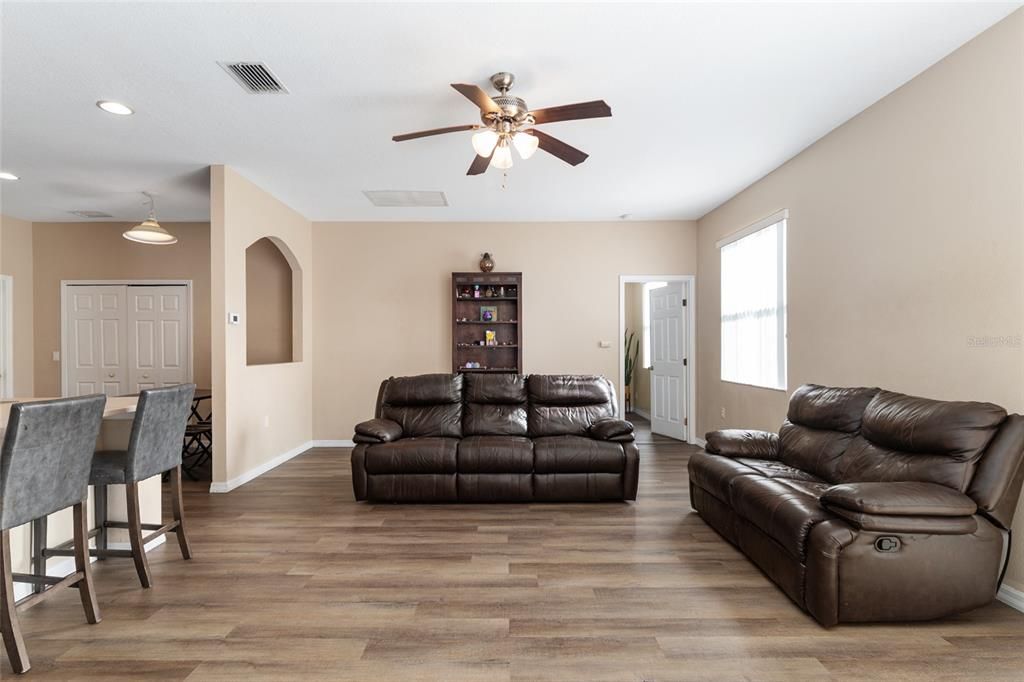 Active With Contract: $249,900 (3 beds, 2 baths, 2060 Square Feet)