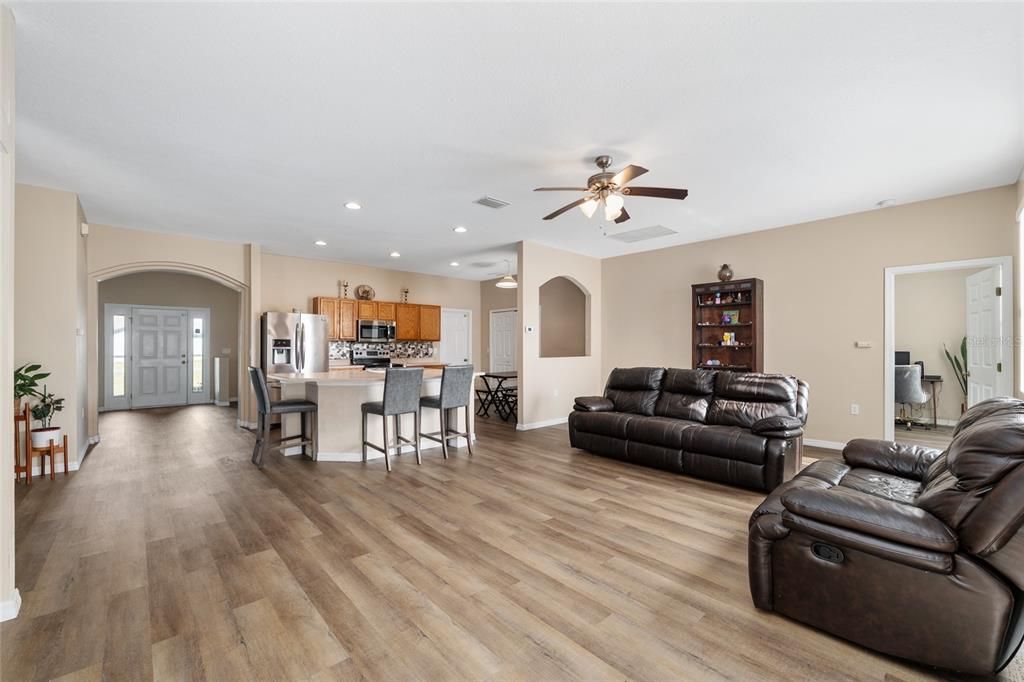 Active With Contract: $249,900 (3 beds, 2 baths, 2060 Square Feet)
